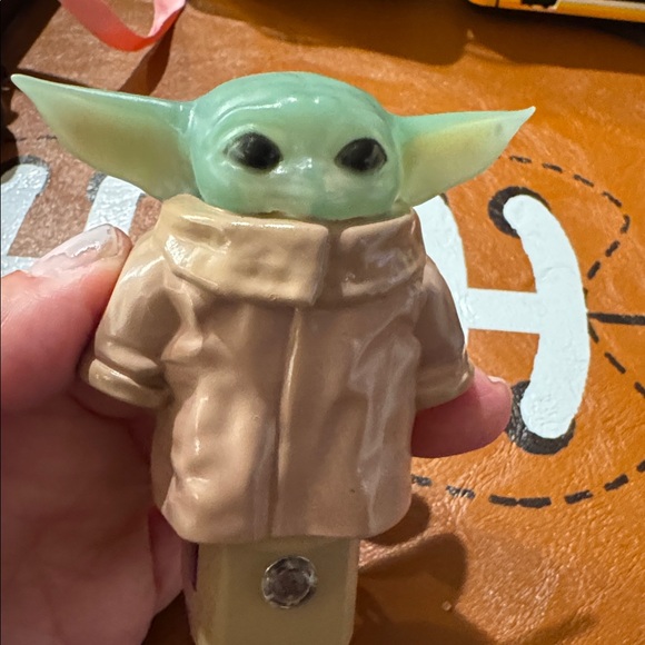 Baby Yoda Night Light - Picture 1 of 3